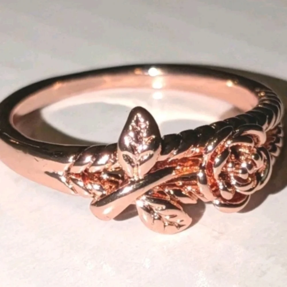 Lovely Rose Golden Intricate Detailed Rose Floral Ring